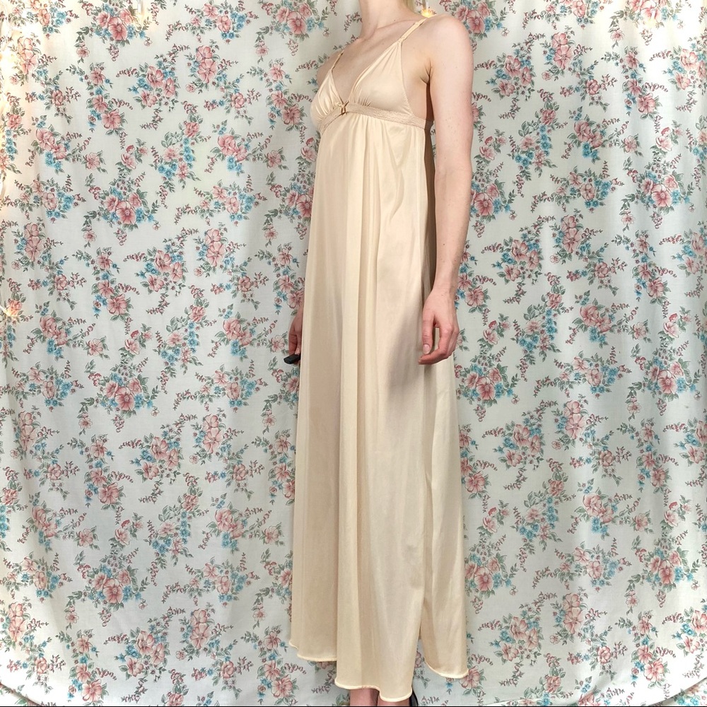 60s 70s nude full slip dress - Picture 3 of 8